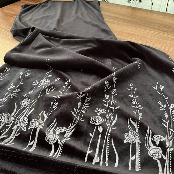 Vintage Velvet Floral Maxi Dress - Picture 5 of 8